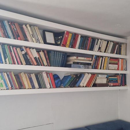Casa Di Libri - Delizioso Appartamento A 10 Min Da Trastevere Рим Екстер'єр фото